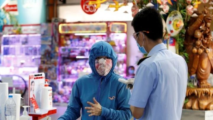 Blouse tay phồng nhẹ: Kiểu tay phồng lại là một trong những kiểu được ưa chuộng