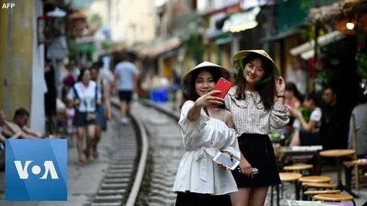Hotspot Matrix: Biến Mẹ Cua Cốm khen vải trứng Phù thành cơ hội marketing đột phá